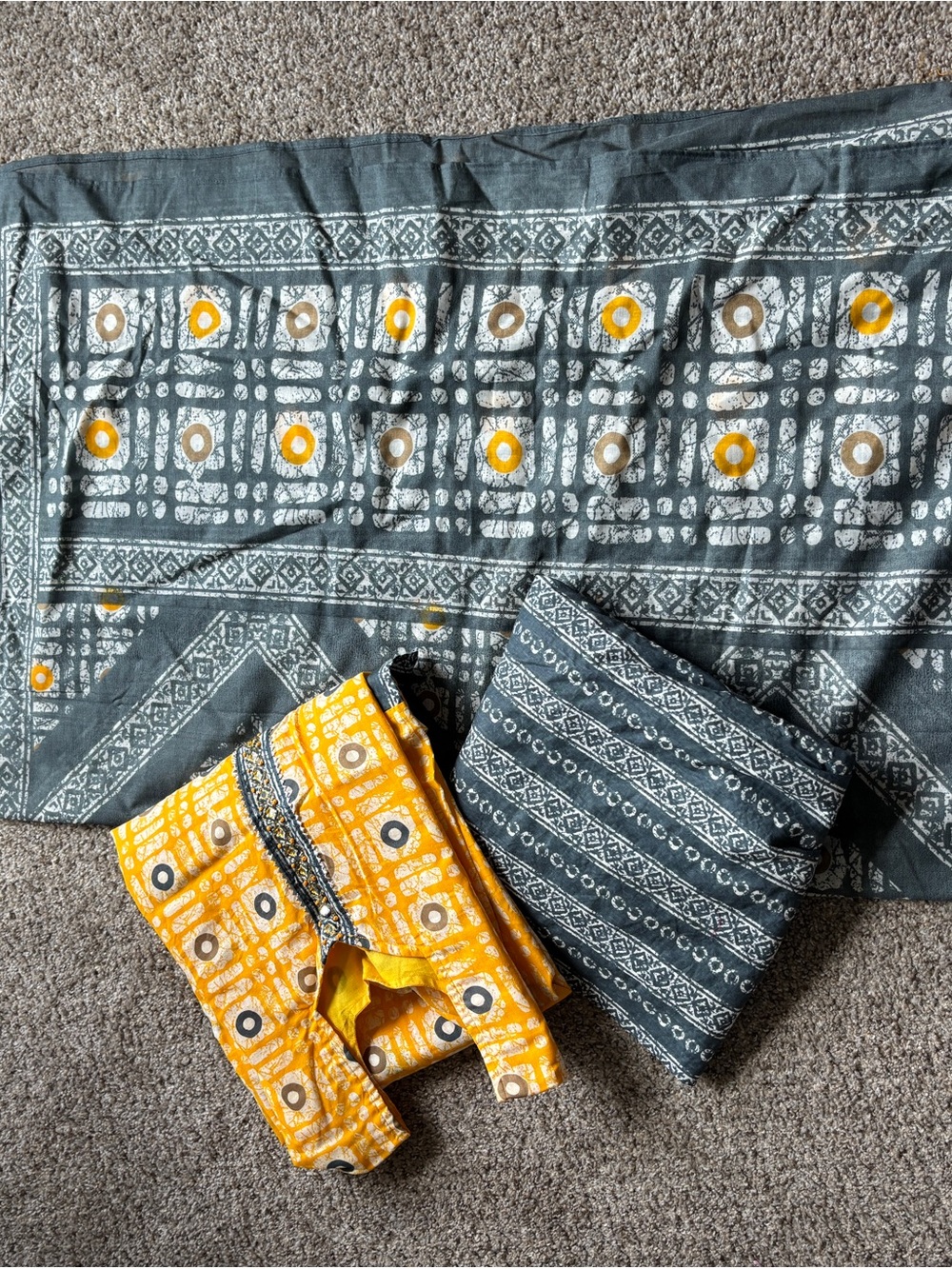 New Yellow Cotton Indian Suit Set L - Picture 5 of 5